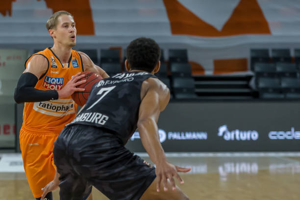 次数上稍显 次数上稍显