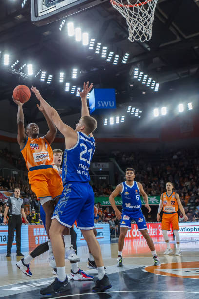 阵容不如广 阵容不如广