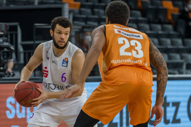 被迫三节打卡！杜兰特16中11空砍30分 正负值-22.